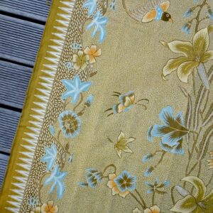 Buketan latar Beras Utah Hand-drawn Batik