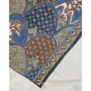 Hand-drawn Batik with Sisik Isi Wayang motif